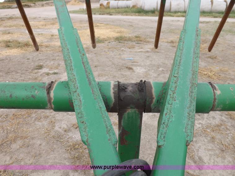 image for item I7556 1988 John Deere 4450 MFWD tractor