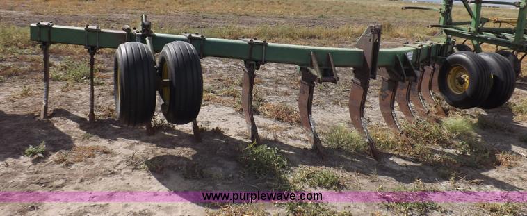 image for item I7564 John Deere E0400 Big Ox ripper