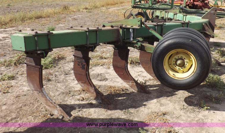 image for item I7564 John Deere E0400 Big Ox ripper
