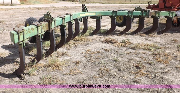image for item I7564 John Deere E0400 Big Ox ripper