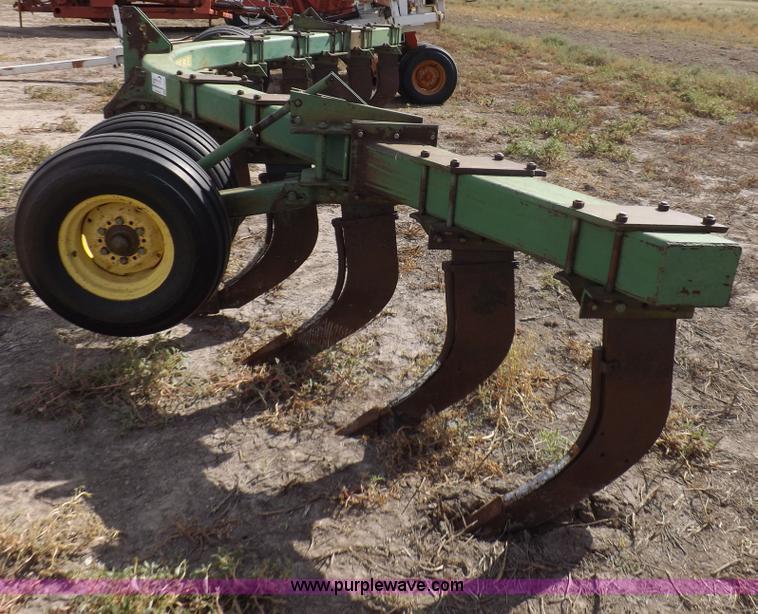 image for item I7564 John Deere E0400 Big Ox ripper
