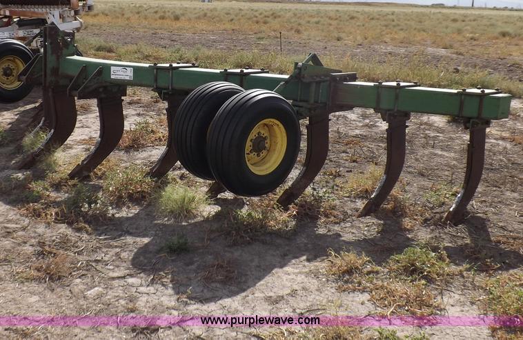 image for item I7564 John Deere E0400 Big Ox ripper