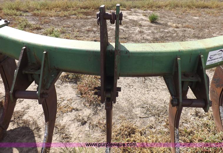 image for item I7564 John Deere E0400 Big Ox ripper