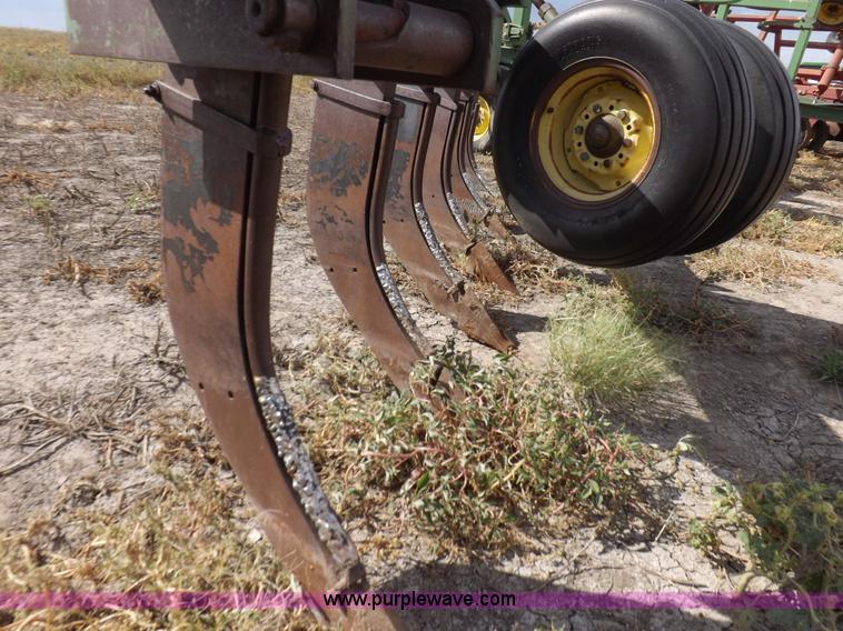 image for item I7564 John Deere E0400 Big Ox ripper