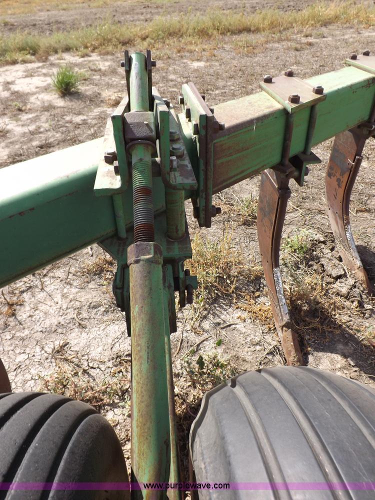 image for item I7564 John Deere E0400 Big Ox ripper