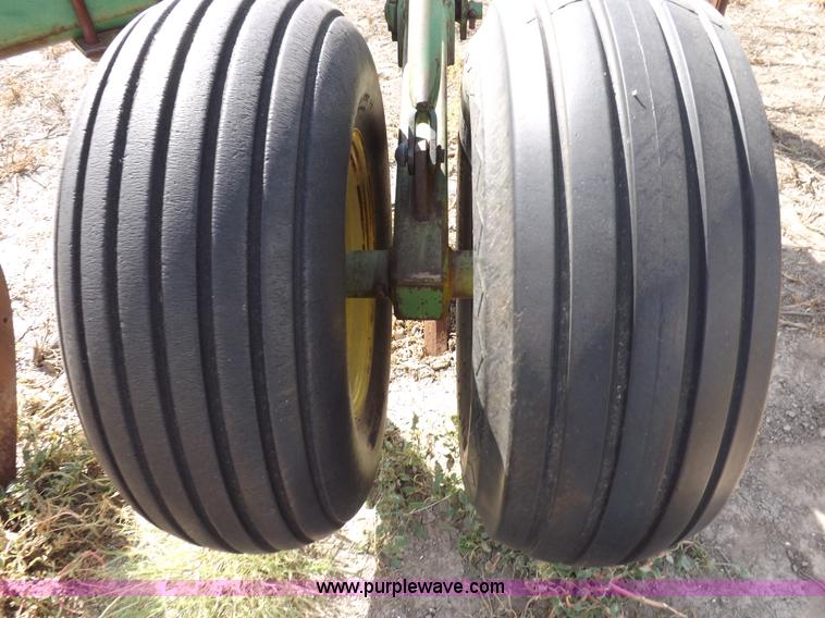 image for item I7564 John Deere E0400 Big Ox ripper