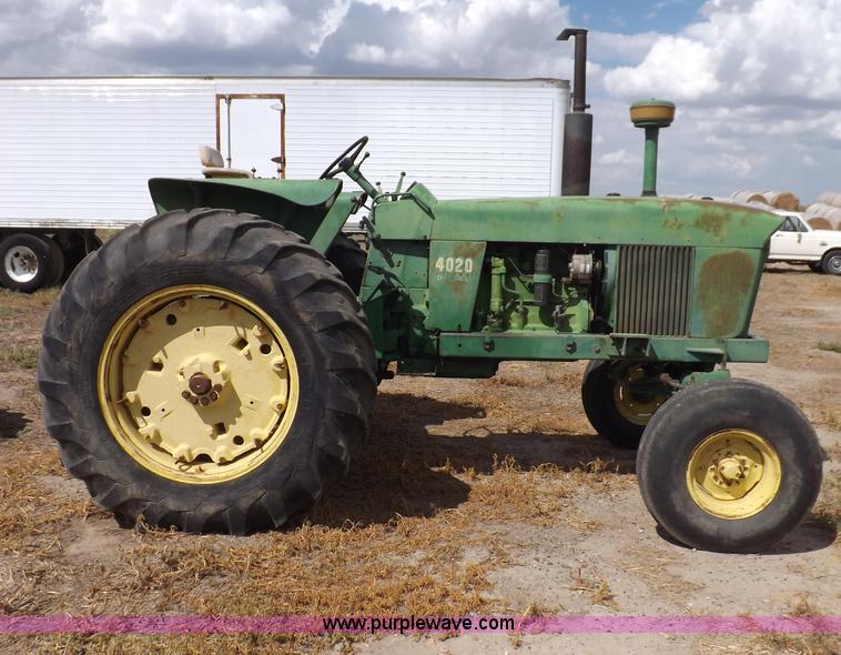 image for item I7577 1967 John Deere 4020 tractor