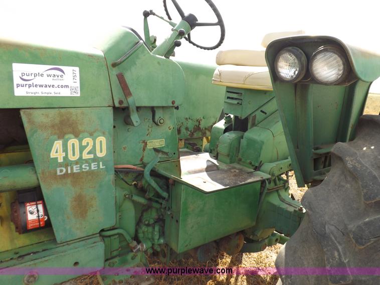 image for item I7577 1967 John Deere 4020 tractor