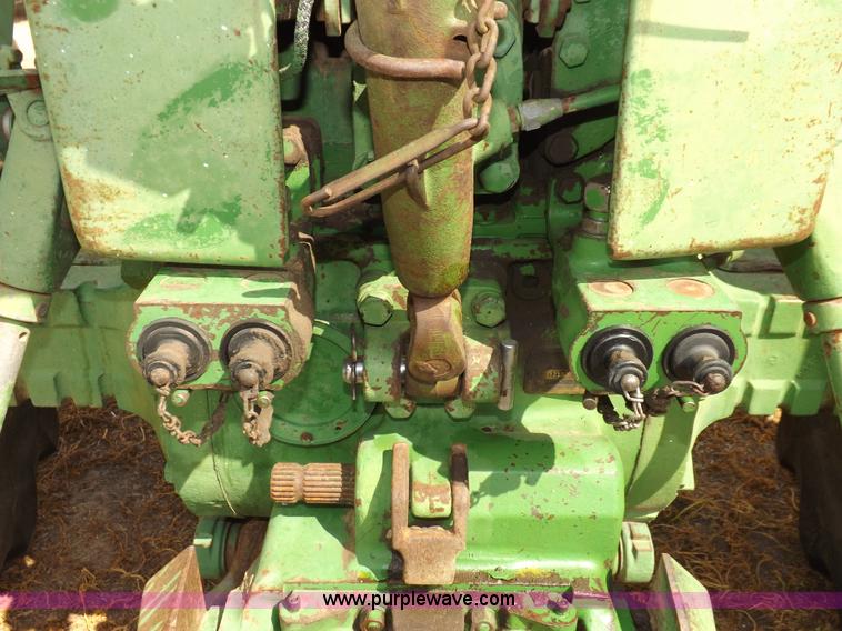 image for item I7577 1967 John Deere 4020 tractor