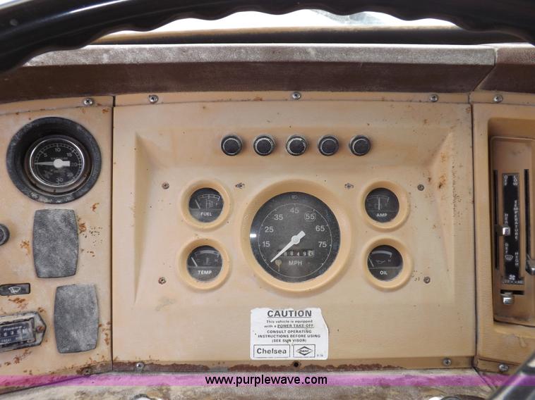 image for item I7578 1981 Ford 700 dump truck