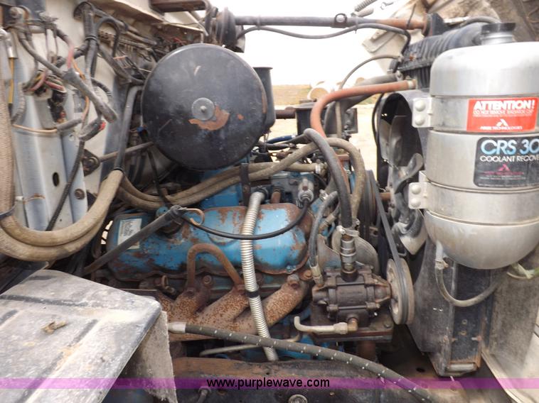 image for item I7578 1981 Ford 700 dump truck