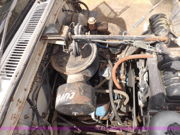 image for item I7578 1981 Ford 700 dump truck