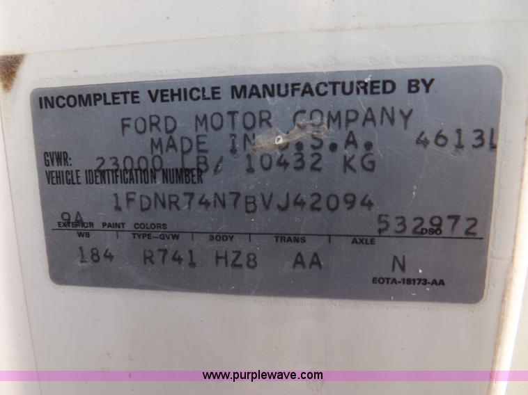 image for item I7578 1981 Ford 700 dump truck