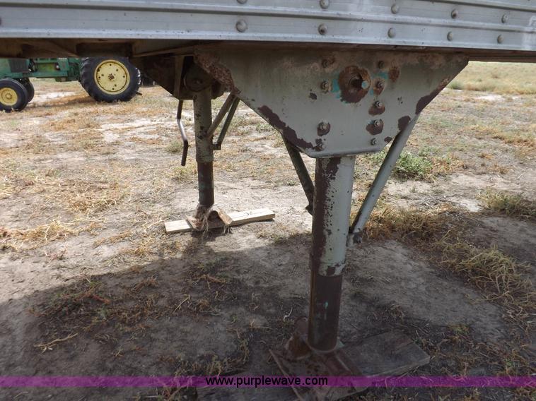 image for item I7579 1970 Timpte TT10AH128 dry box trailer