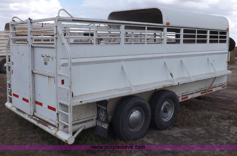 image for item I7581 2003 Reyes gooseneck livestock trailer