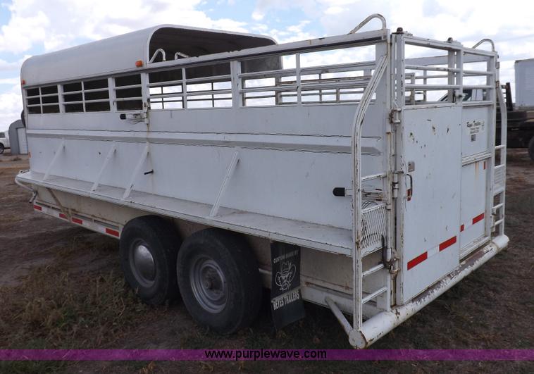 image for item I7581 2003 Reyes gooseneck livestock trailer