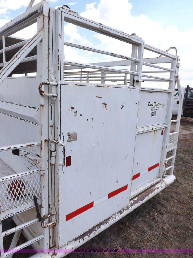 image for item I7581 2003 Reyes gooseneck livestock trailer