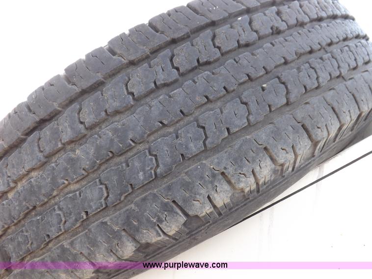 image for item I7581 2003 Reyes gooseneck livestock trailer