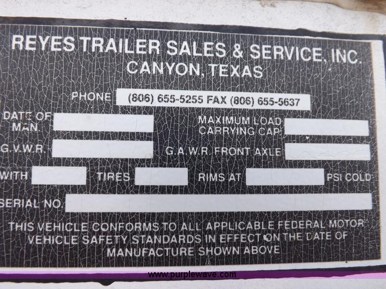 image for item I7581 2003 Reyes gooseneck livestock trailer