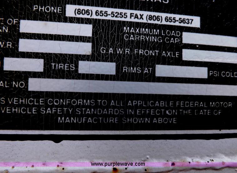 image for item I7581 2003 Reyes gooseneck livestock trailer