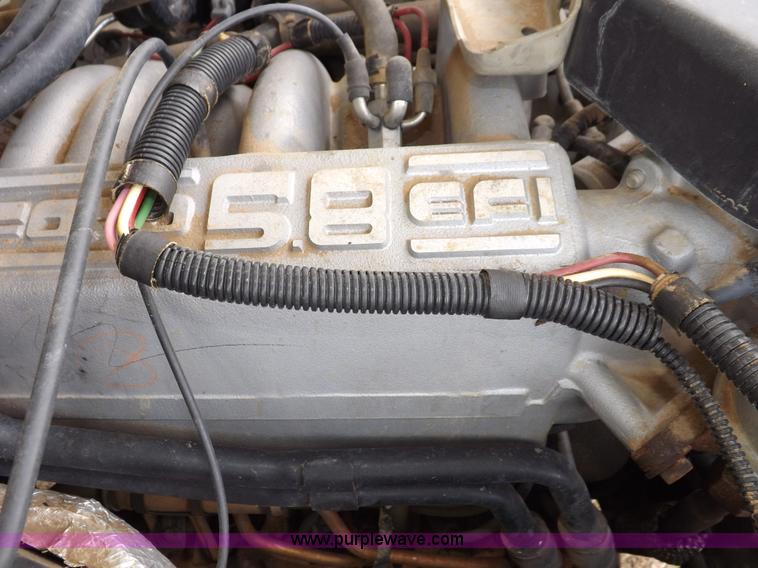 image for item I7582 1990 Ford F250 XL pickup truck