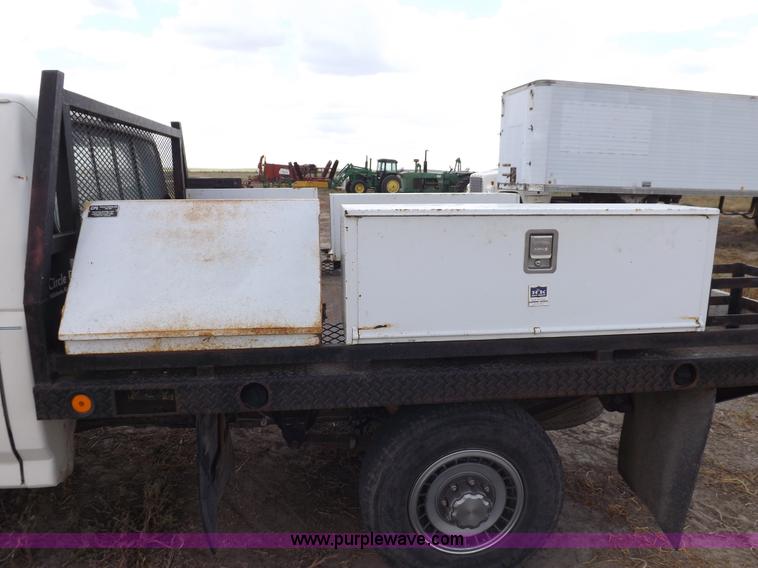 image for item I7582 1990 Ford F250 XL pickup truck