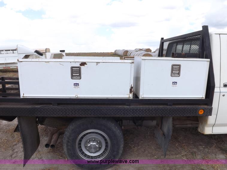 image for item I7582 1990 Ford F250 XL pickup truck