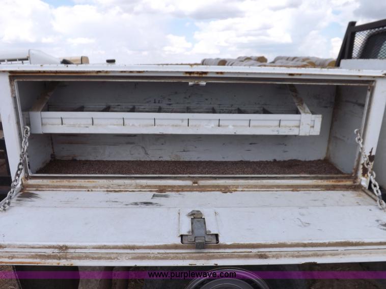 image for item I7582 1990 Ford F250 XL pickup truck