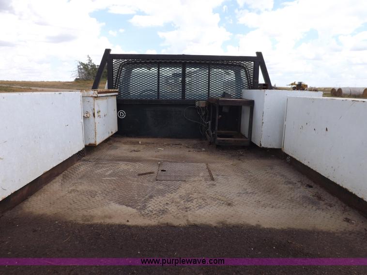 image for item I7582 1990 Ford F250 XL pickup truck