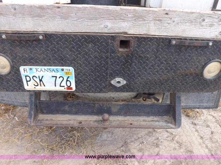 image for item I7582 1990 Ford F250 XL pickup truck