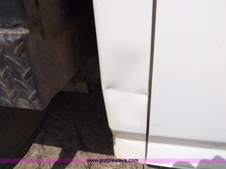 image for item I7582 1990 Ford F250 XL pickup truck