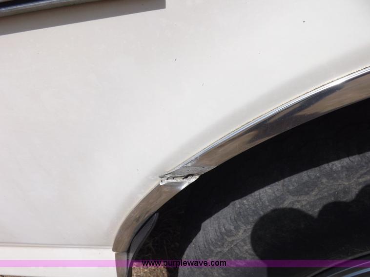 image for item I7582 1990 Ford F250 XL pickup truck