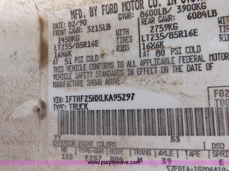 image for item I7582 1990 Ford F250 XL pickup truck