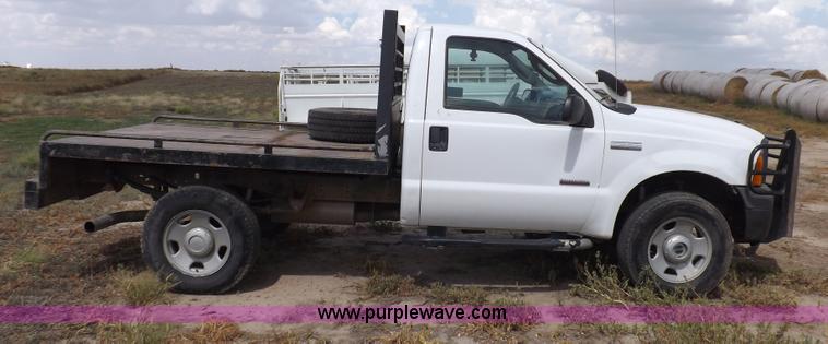 image for item I7583 2005 Ford F350  XL Super Duty flatbed truck