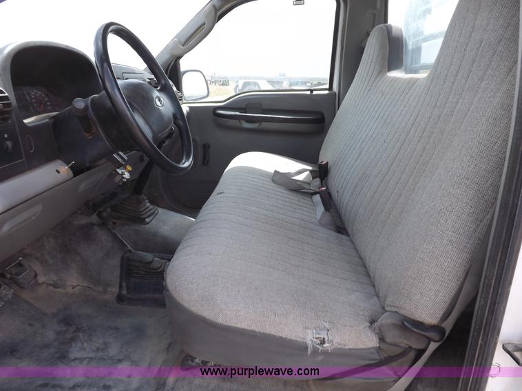 image for item I7583 2005 Ford F350  XL Super Duty flatbed truck