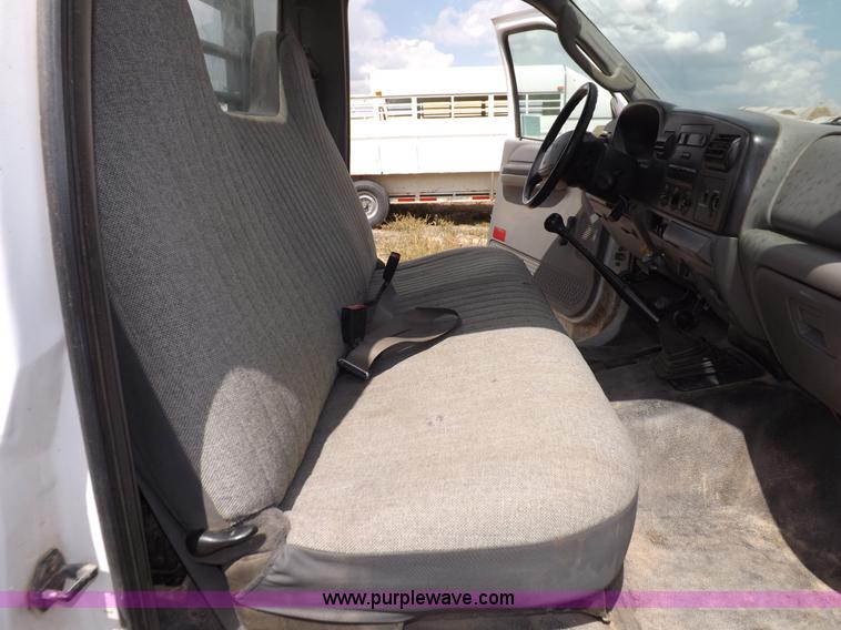 image for item I7583 2005 Ford F350  XL Super Duty flatbed truck