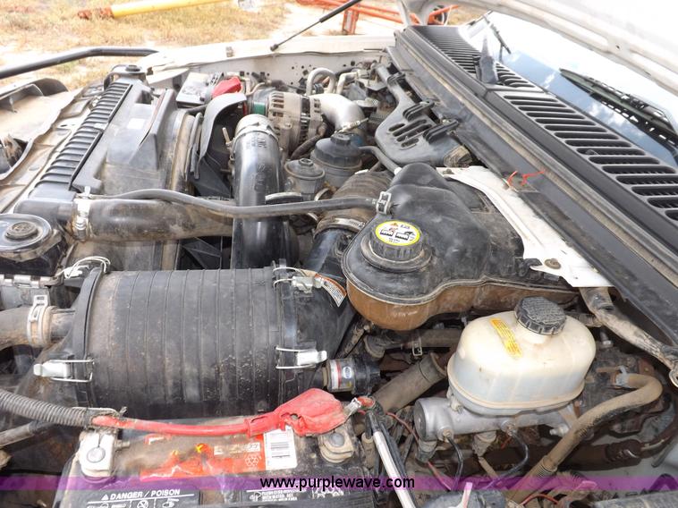 image for item I7583 2005 Ford F350  XL Super Duty flatbed truck