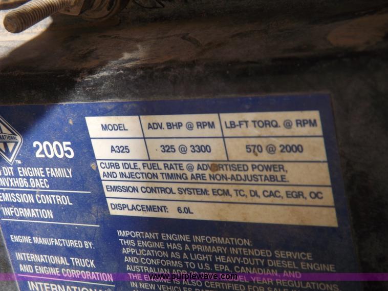 image for item I7583 2005 Ford F350  XL Super Duty flatbed truck