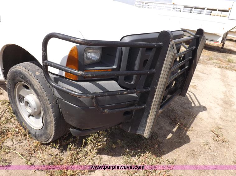 image for item I7583 2005 Ford F350  XL Super Duty flatbed truck