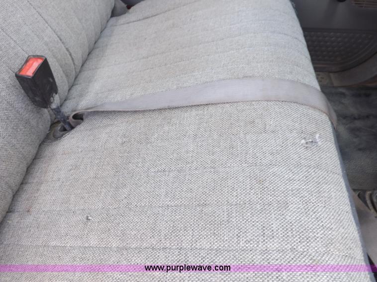 image for item I7583 2005 Ford F350  XL Super Duty flatbed truck