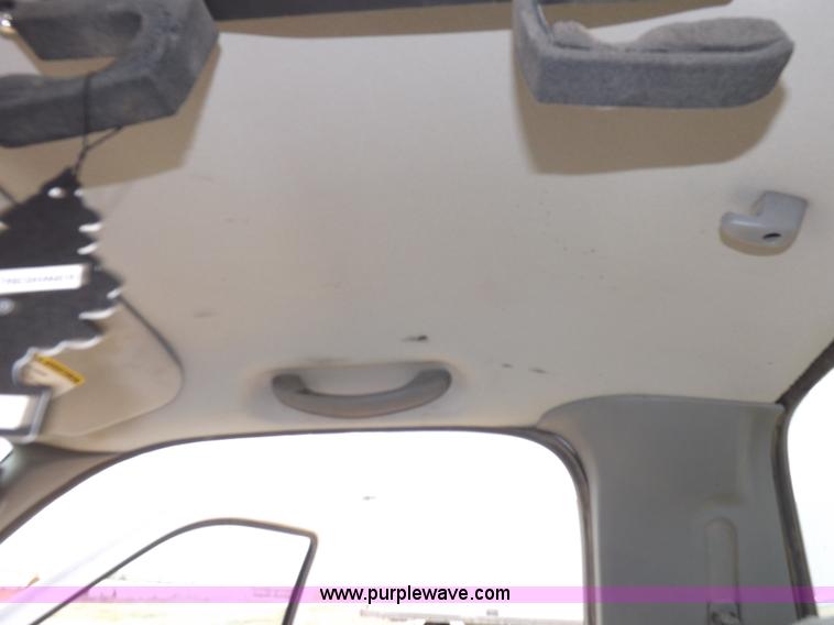 image for item I7583 2005 Ford F350  XL Super Duty flatbed truck