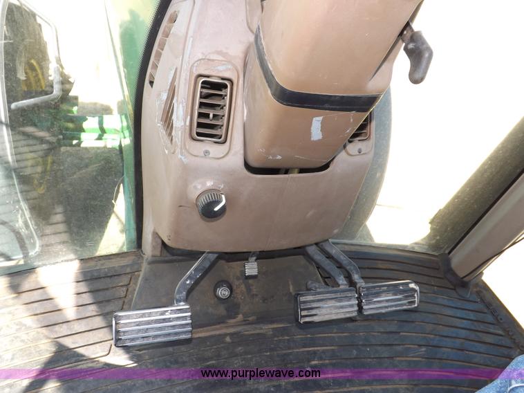 image for item I7587 1996 John Deere 8400 MFWD tractor