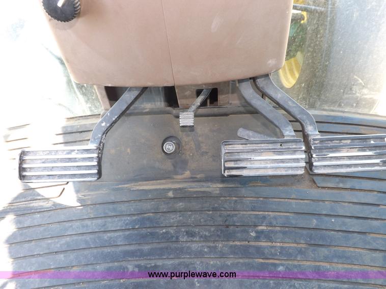 image for item I7587 1996 John Deere 8400 MFWD tractor