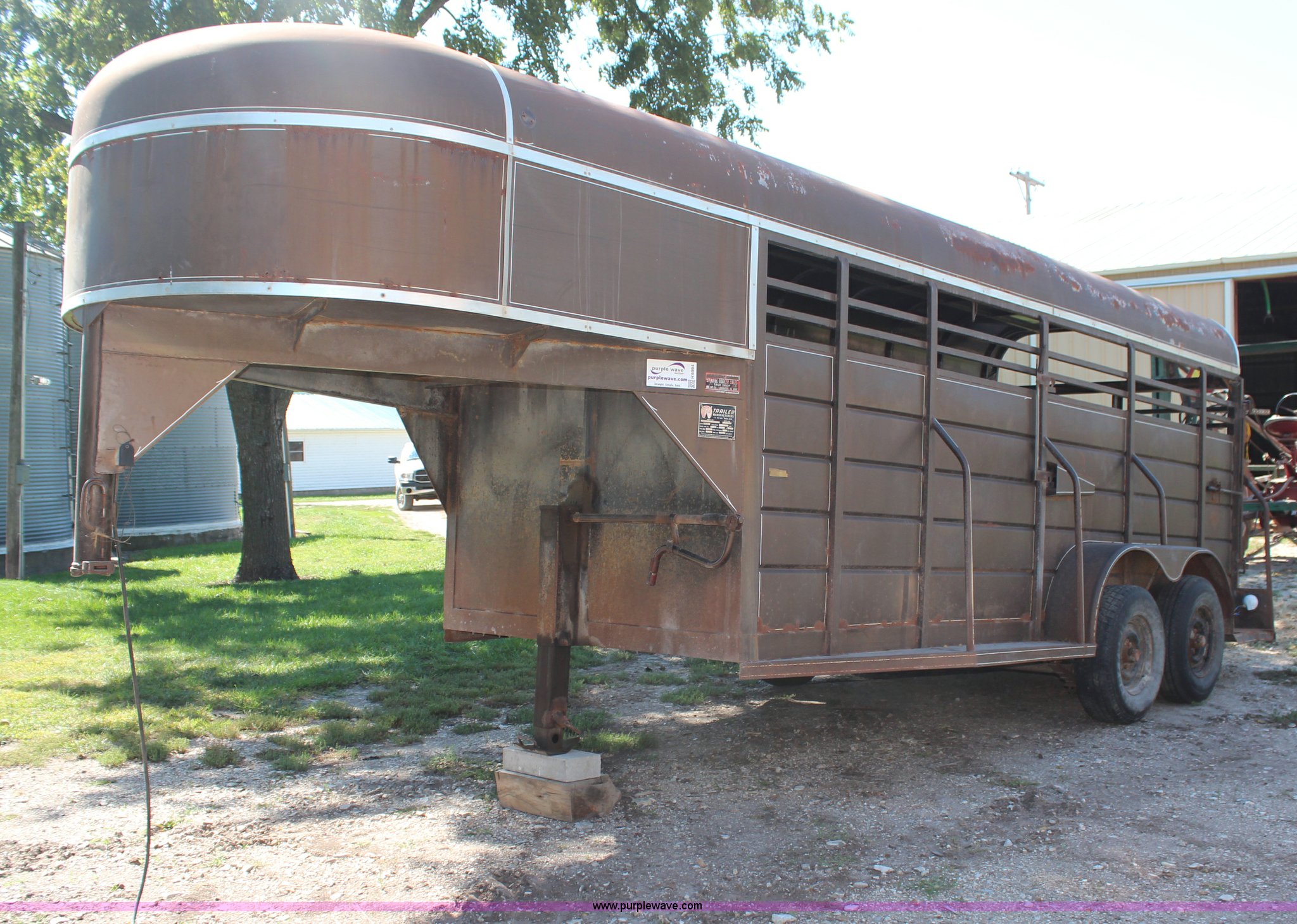 1987 WW double axle livestock trailer in Alma, KS Item H6994 sold