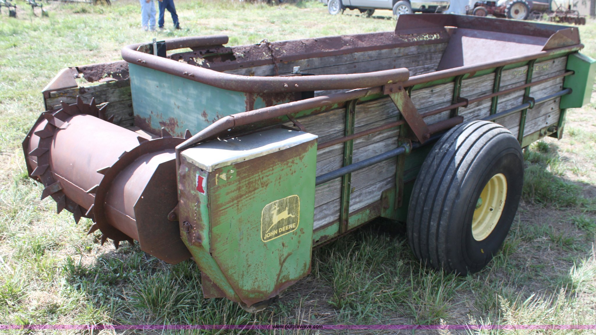 John Deere 54 manure spreader in Eureka, KS Item H7340 sold Purple Wave