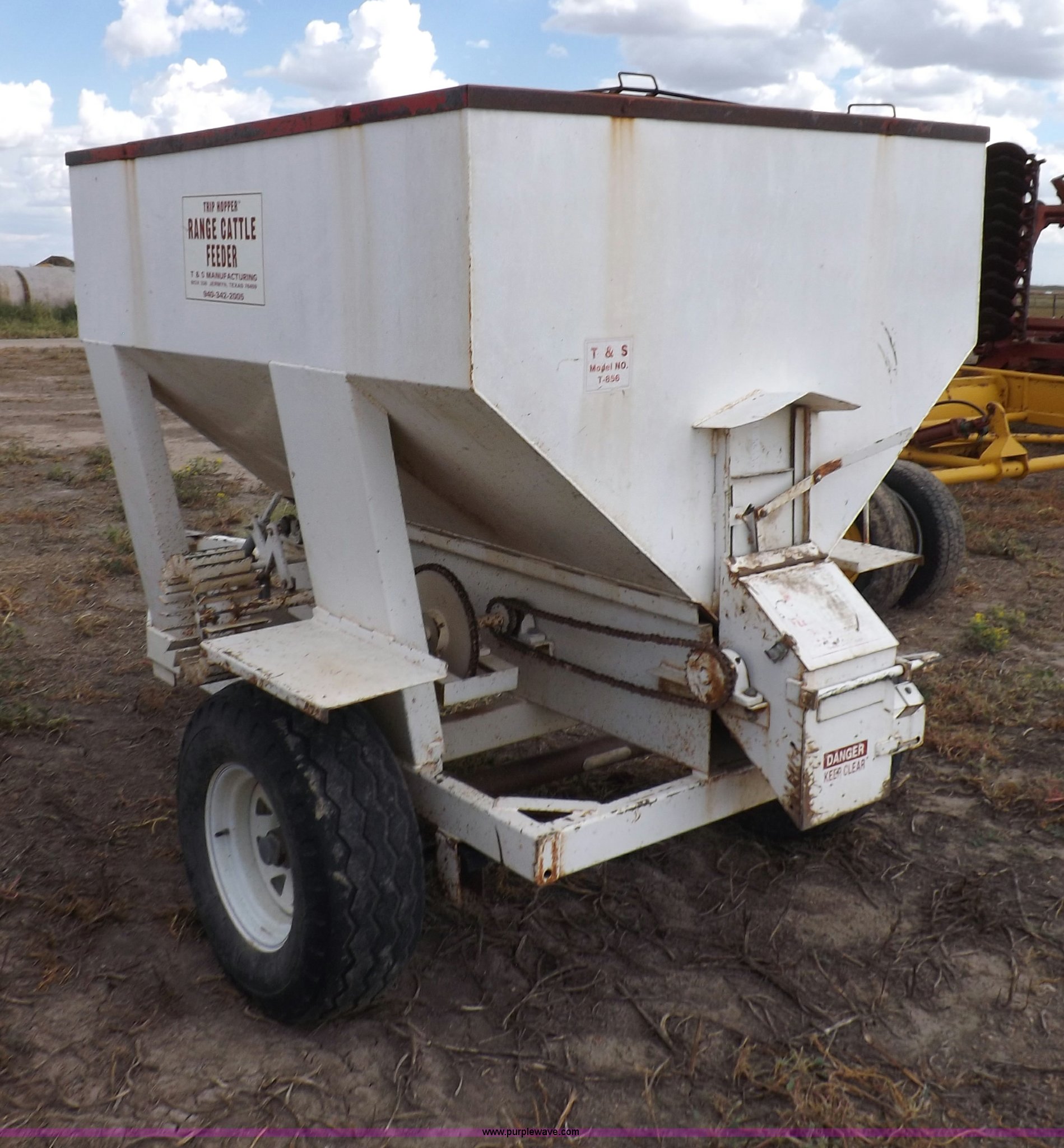 T&S T856 trip hopper range feeder in KS Item I7568 sold