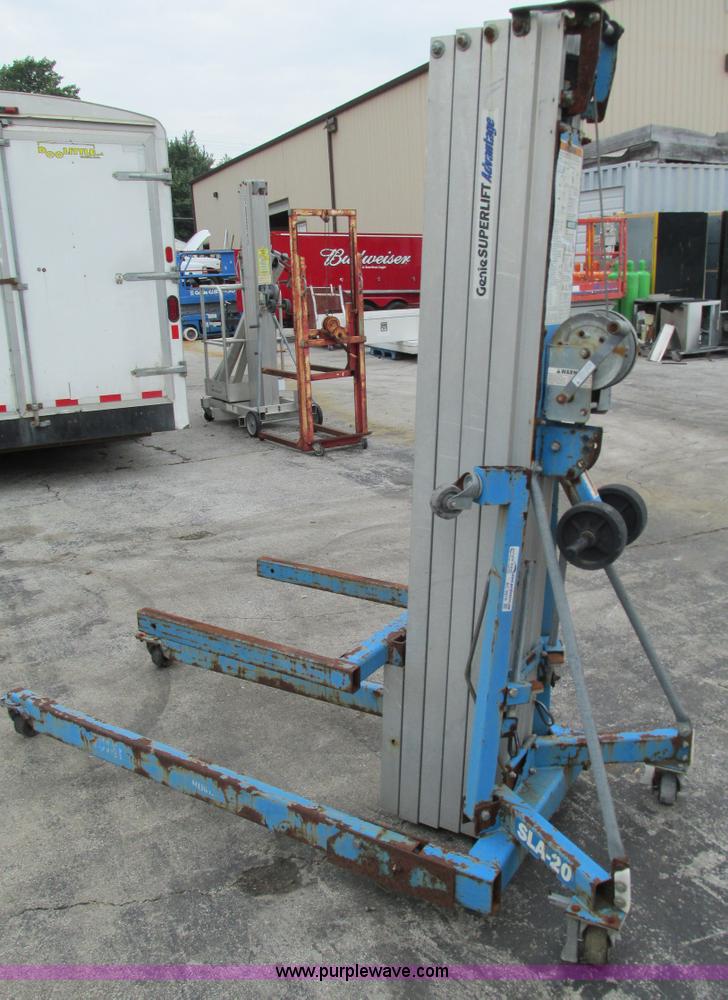 Genie SLA 20 SuperLift Advantage material lift in Springfield, MO