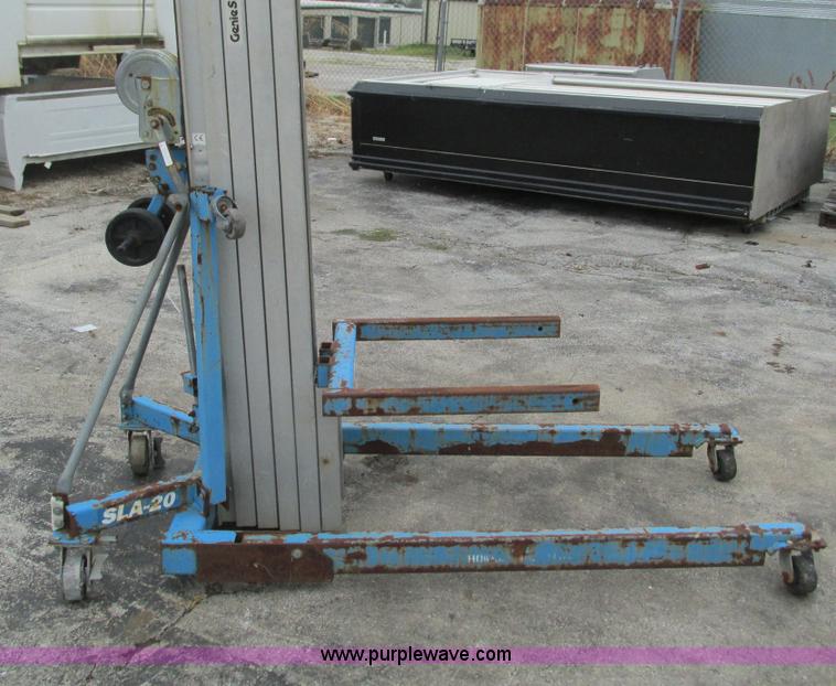 image for item AC9976 Genie SLA 20 SuperLift Advantage material lift