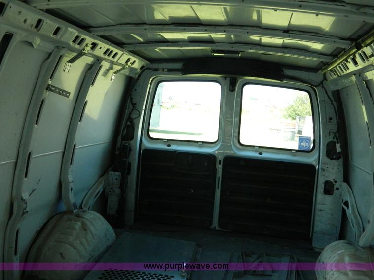 image for item AD9574 2000 Chevrolet Express 3500 van