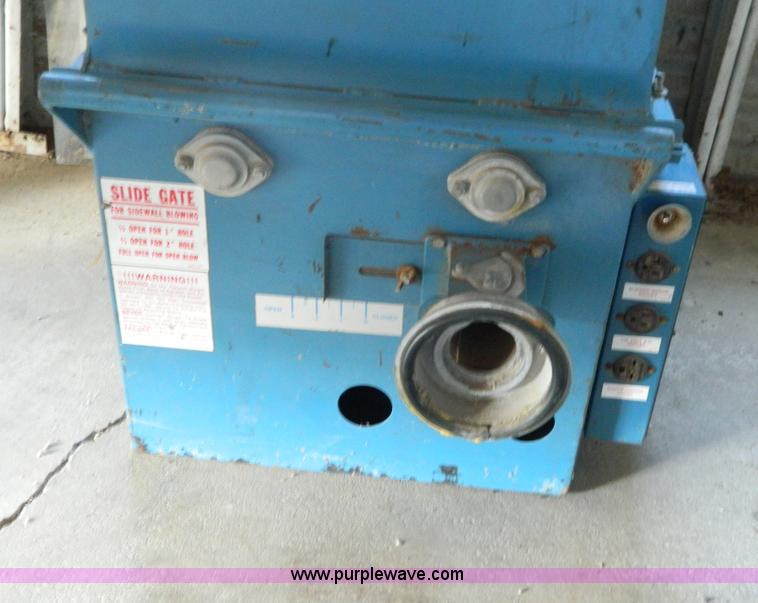 image for item AD9586 Krenol cellulose insulation blowing machine
